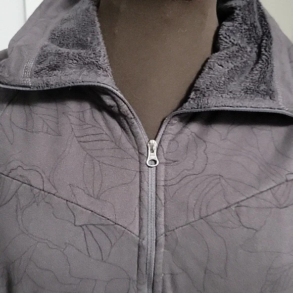 Large The North Face 1/2 Zip Pullover - Picture 2 of 9